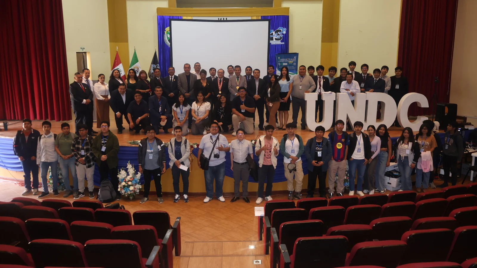 Participantes del VII CIISIC reunidos en el auditorio de la UNDC